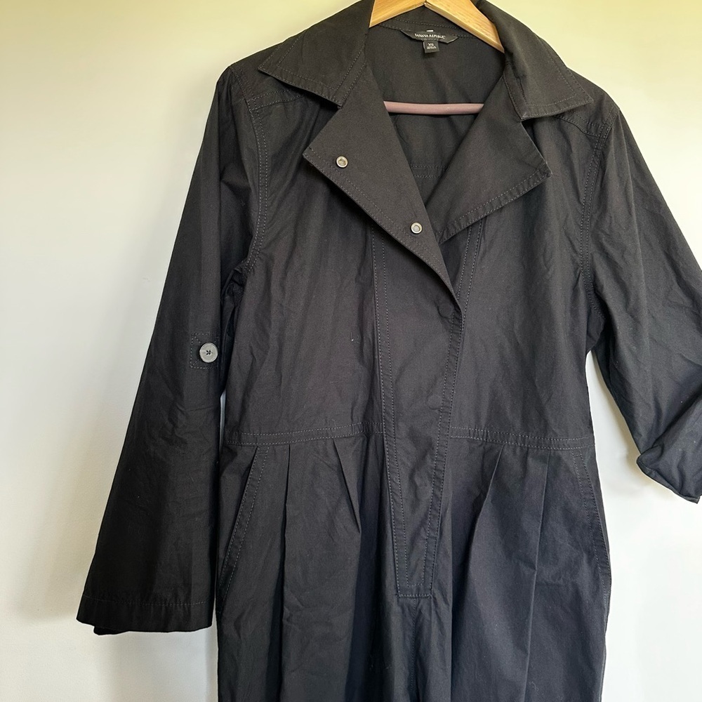Banana Republic Classic Black Garment - Picture 5 of 7